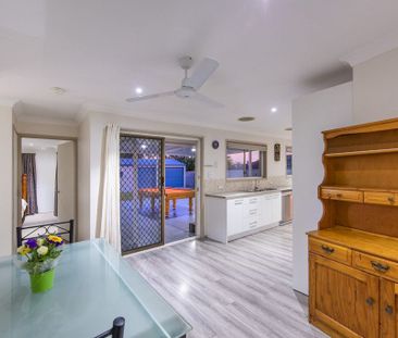 Family home in quiet street - Photo 6