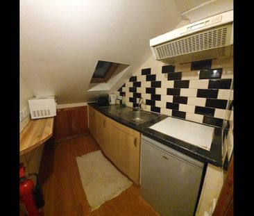 Room in a Shared House, Colville Road, E11 - Photo 3