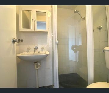 Spacious One-Bedroom Apartment in Prime Location - Photo 6