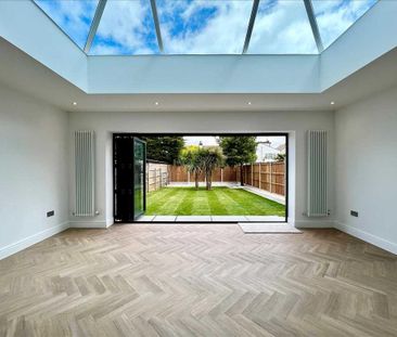 4 bedroom detached house to rent - Photo 2