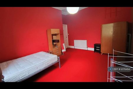 5 bedroom flat to rent - Photo 3