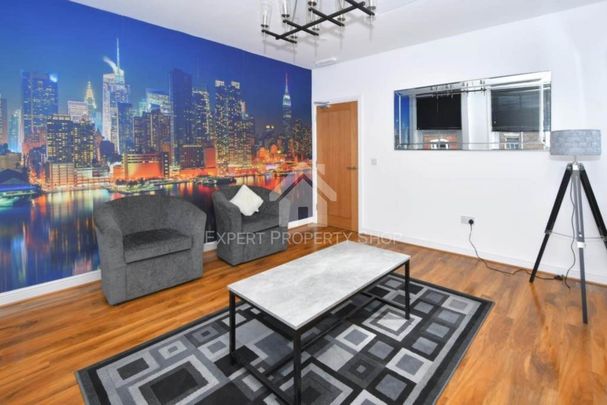 1 bedroom in a house share to rent - Photo 1