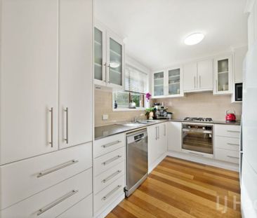 Renovated 3 Bedroom House - Photo 3