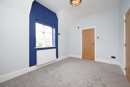 2 bedroom semi-detached house to rent - Photo 5