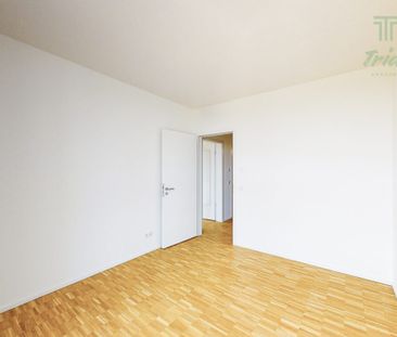 Helle und großzügige 3-Zimmer-Wohnung mit Einbauküche und zwei Dach... - Photo 2