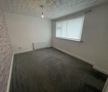 3 bedroom end of terrace house to rent - Photo 6
