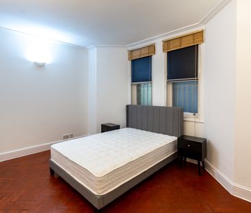 2 Bed Flat, Hans Crescent, SW1X - Photo 6