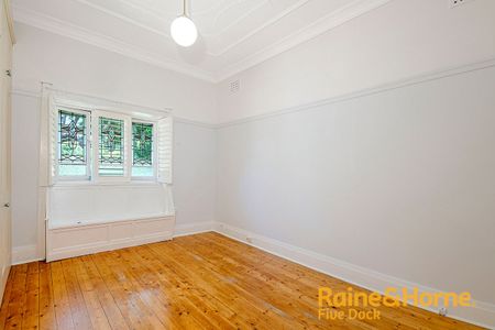 Charming 3 Bedroom Home In Prime Location - Photo 4