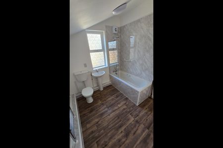 2 Bed Terraced House, Ladysmith Street, NG2 - Photo 5