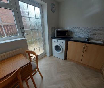 2 bedroom semi-detached bungalow to rent - Photo 6