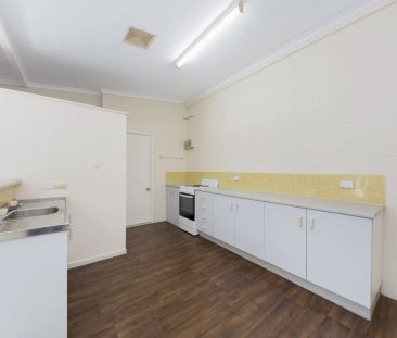 Unit 3/55 Cook Street, North Ward. - Photo 6