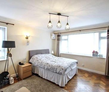 Snakes Lane West, Woodford Green, IG8 - Photo 4