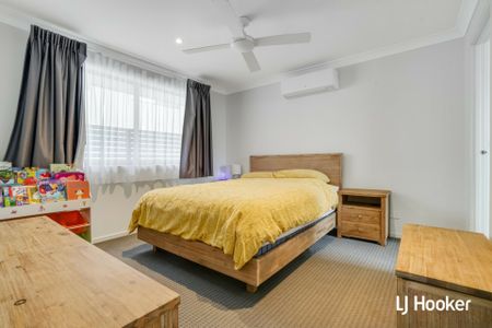 Beautiful 4 Bedroom Home in Great Location! - Photo 4