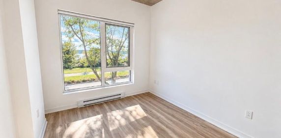 1 MOIS GRATUIT – 5½ À LOUER AVEC VUE SUR LE FLEUVE À LASALLE - Photo 2