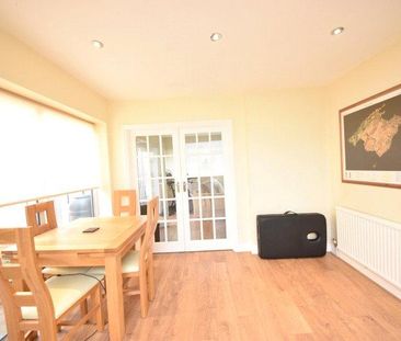 3 bedroom link detached house to rent - Photo 4