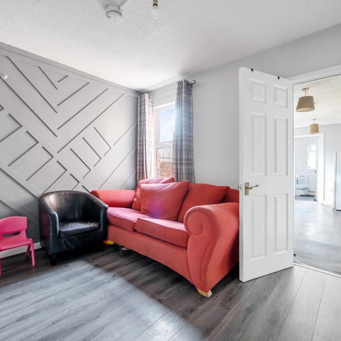 3 bedroom terraced house to rent - Photo 1