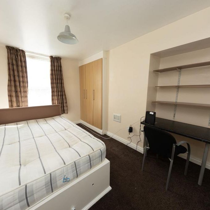 5 bedroom house to rent - Photo 1