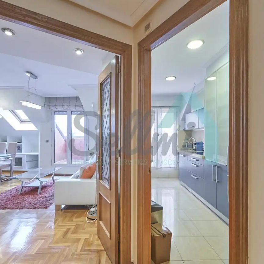 Piso de alquiler en De Primo Rivera, Salesas - Foncalada - Campoamor - Foto 1