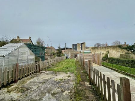 2 bedroom terraced house to rent - Photo 5