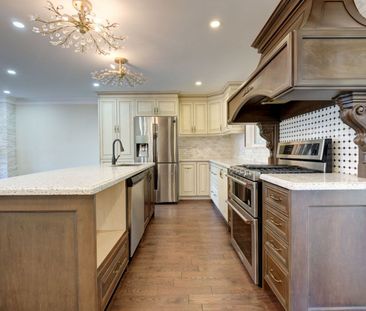 For Lease - 372 Dixon Boulevard, Newmarket, Ontario - Photo 5