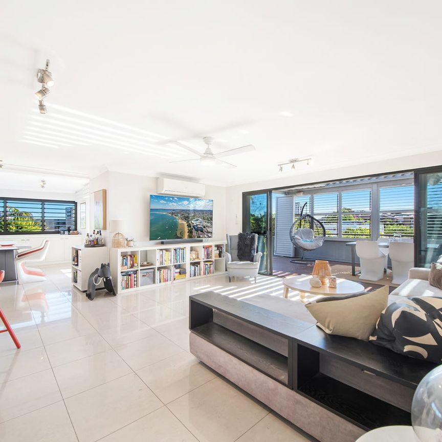 Expansive Penthouse Living in the Heart of Neutral Bay - Photo 1