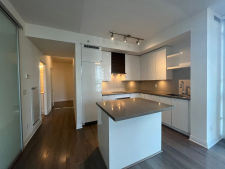 For Lease - 60 Annie Craig Drive Unit# 712, Toronto, Ontario - Photo 3