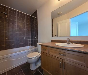 For Lease - 2266 Baronwood Drive, Oakville, Ontario - Photo 4