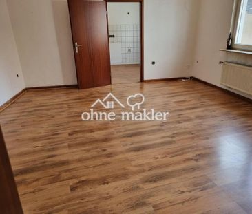 schöne und geräumige 3-Zimmer Dachgeschosswohnung im Zentrum von Gü... - Photo 1