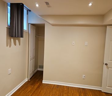 For Lease - 2107 Wincanton Crescent, Mississauga, Ontario - Photo 3