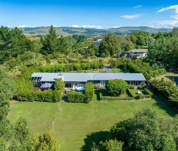 Executive Fitzherbert home - Photo 3