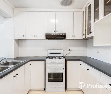 Spacious 3-Bedroom Home Opposite Park - Photo 6