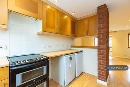 2 bedroom flat to rent - Photo 3