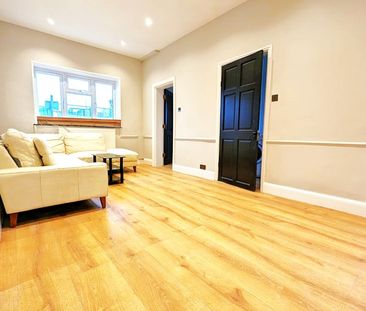 6 Bed Semi-Detached House, The Drive, NW11 - Photo 1