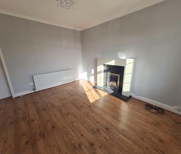 Hillside Close, Wakefield - Photo 1