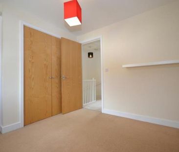 2 bed Semi-detached in Mermaid Close , Gravesend, DA11 9EF - Photo 5