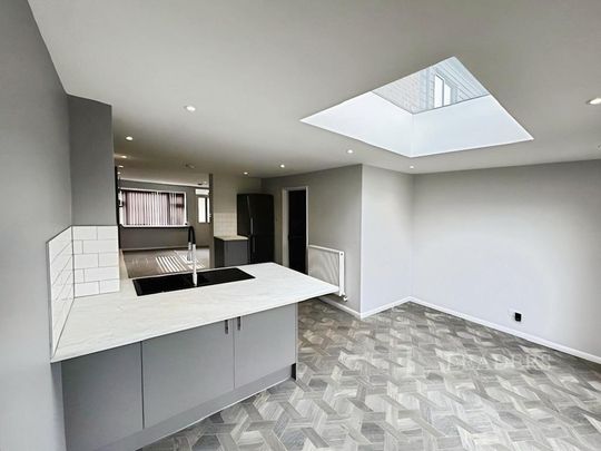 3 bedroom terraced house to rent - Photo 1