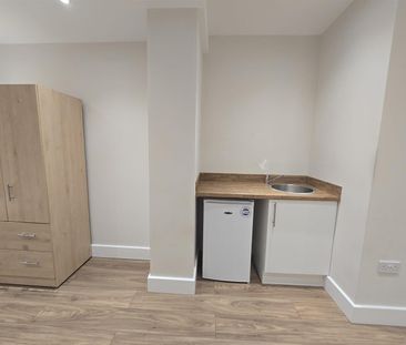 Colnbrook By Pass, Harmondsworth, West Drayton UB7, London - Photo 2