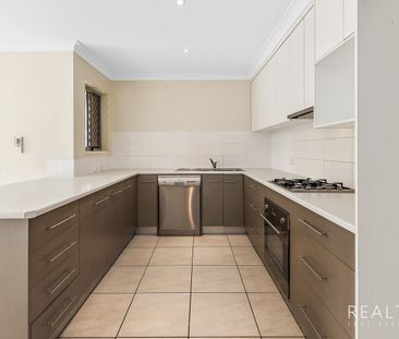 Modern 2 Storey Home in Quiet Street - Close to Esplanade - Photo 5