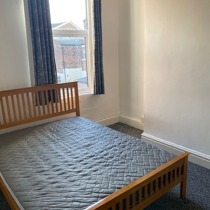 4 Bed End Terrace, Birchfield Road, L4 - Photo 1