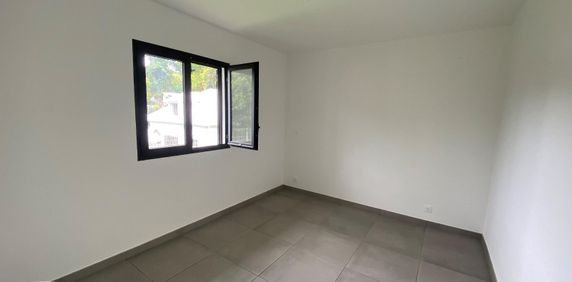 Location Appartement 3 pièces 77m² LA GRANDE MONTEE 97438 - Photo 2