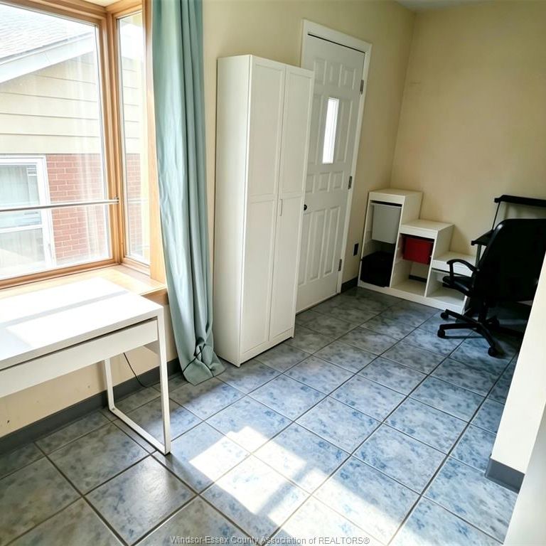 For Lease - 3016 PETER, Windsor, Ontario - Photo 1