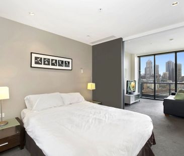 Convenient Apartment Living in the Heart of Southbank - Photo 2