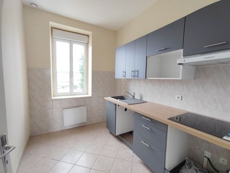 Location Appartement 4 pièces 79m² FLEURY LES AUBRAIS 45400 - Photo 3