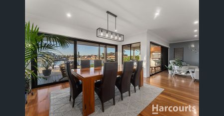 Canal Living at Its Finest - Photo 5