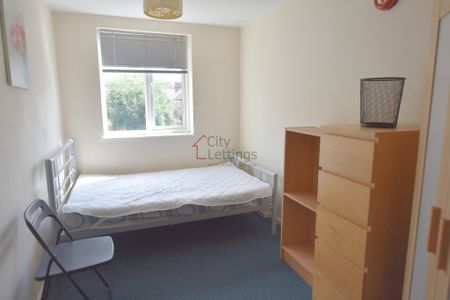 4 Bedroom Flat - Photo 4