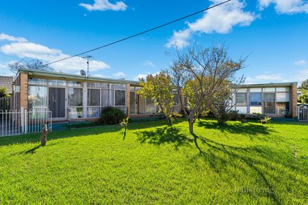 3/30 Chifley Avenue, Altona - Photo 2