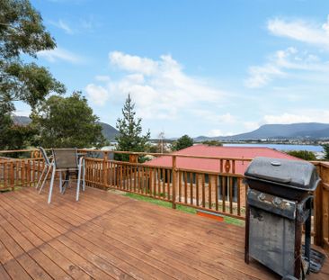 Comfortable Living and Fantastic Views - Photo 3