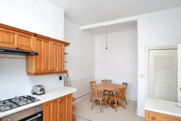 3 bedroom flat to rent - Photo 1
