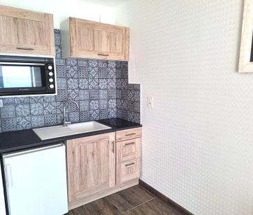 Location Appartement 1 pièce 25m² LES SABLES D OLONNE 85100 - Photo 2