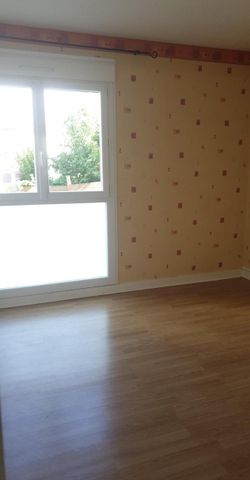 Location Appartement 3 pièces 52m² CLERMONT FERRAND 63000 - Photo 2